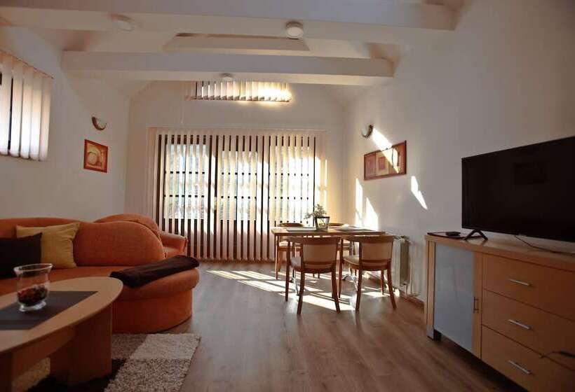 豪华两卧室公寓, Paradies