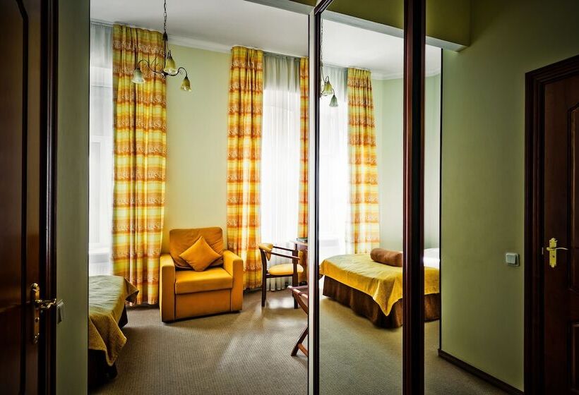 Superior Single Room, Shelfort