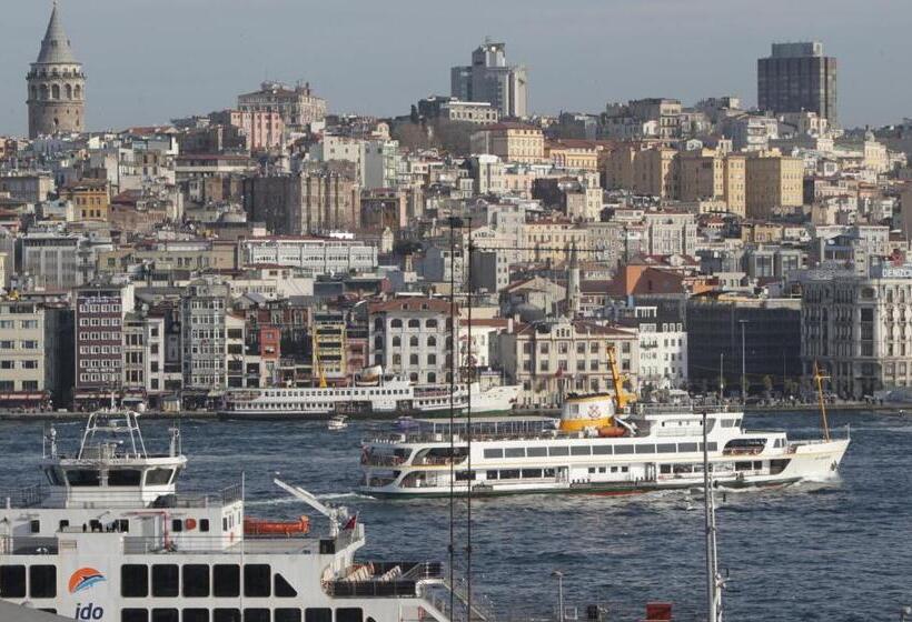 オーシャンビューのデラックストリプルルーム, Sirkeci Emek