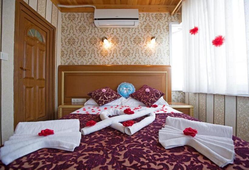 オーシャンビューのデラックストリプルルーム, Sirkeci Emek