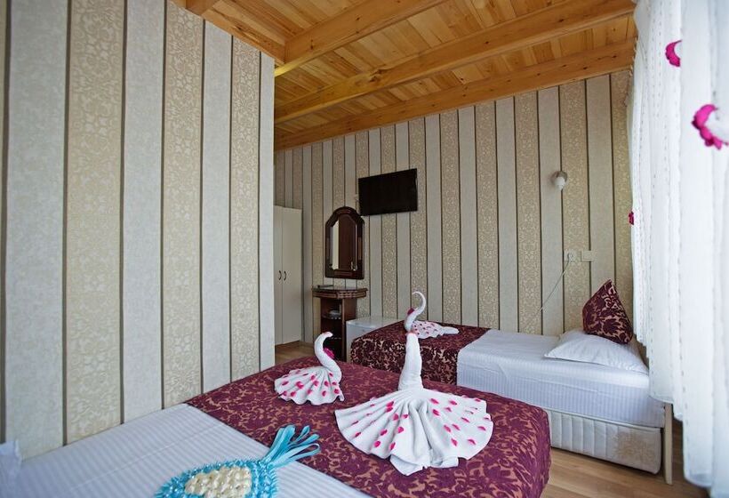 スタンダードトリプルルーム, Sirkeci Emek