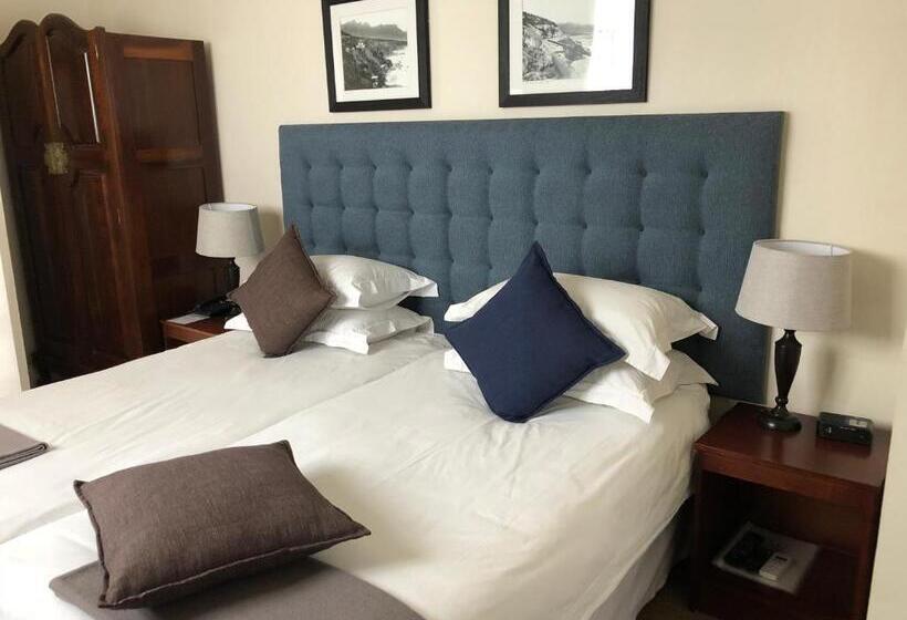 スタンダードトリプルルーム, Olaf S Guest House Solar Installed