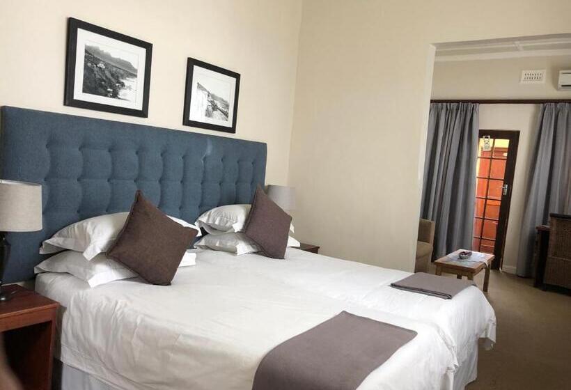 スタンダードトリプルルーム, Olaf S Guest House Solar Installed