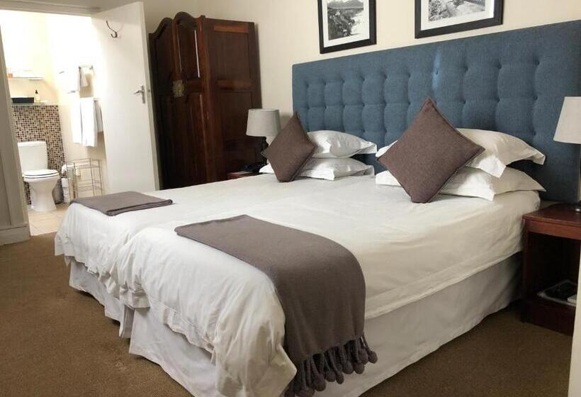 スタンダードトリプルルーム, Olaf S Guest House Solar Installed