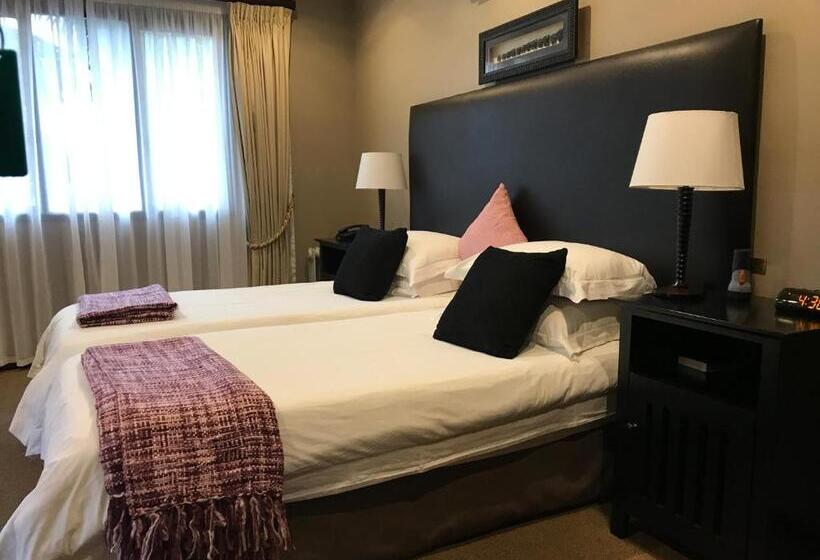 スーペリアールーム, Olaf S Guest House Solar Installed