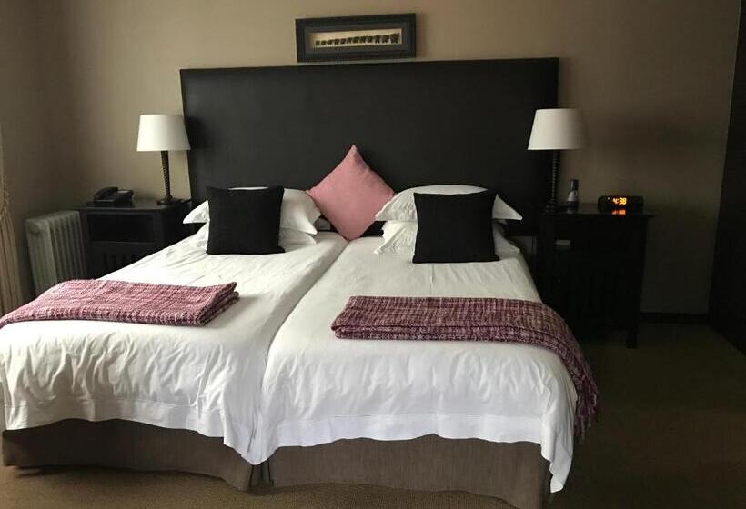 スーペリアールーム, Olaf S Guest House Solar Installed