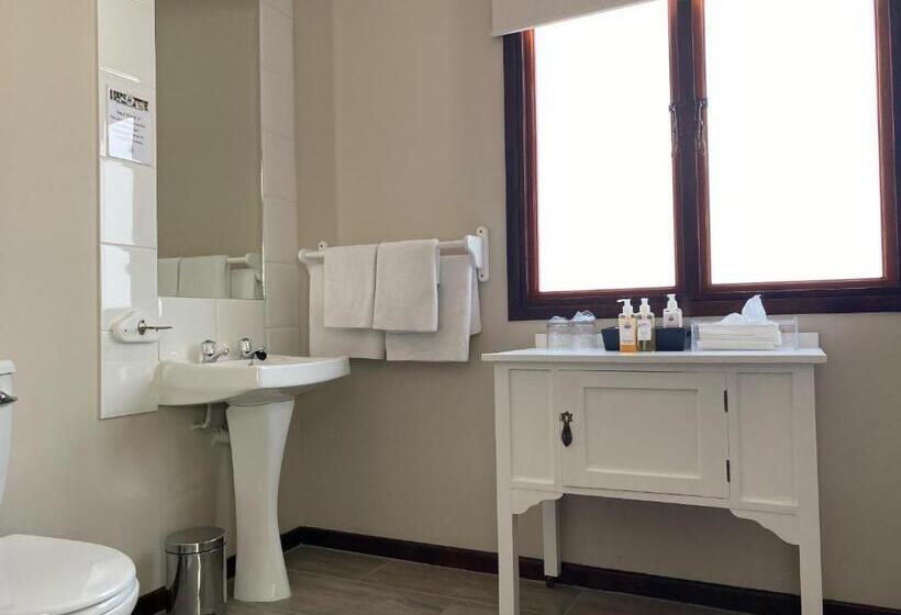 スーペリアールーム, Olaf S Guest House Solar Installed