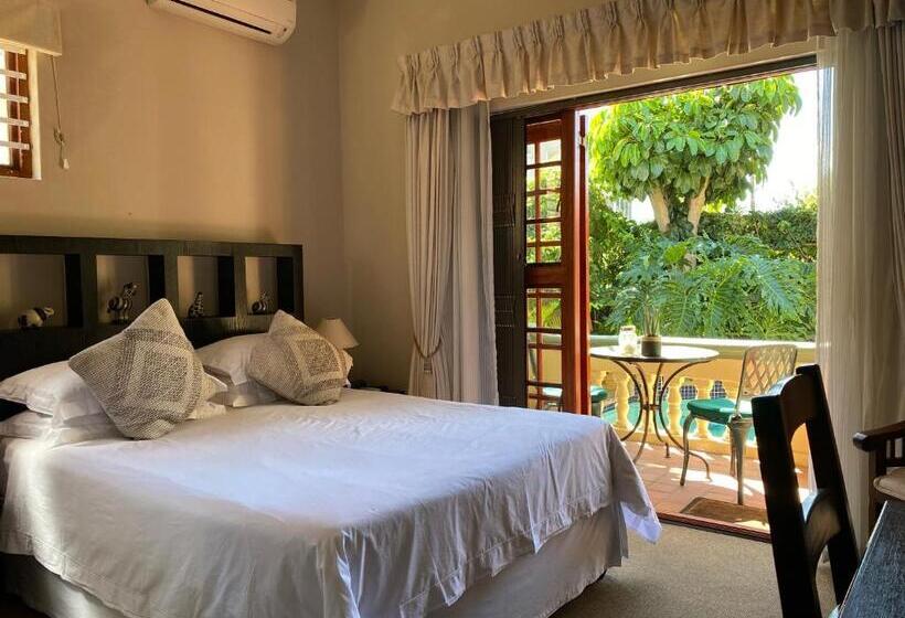 テラス付きスタンダードルーム, Olaf S Guest House Solar Installed