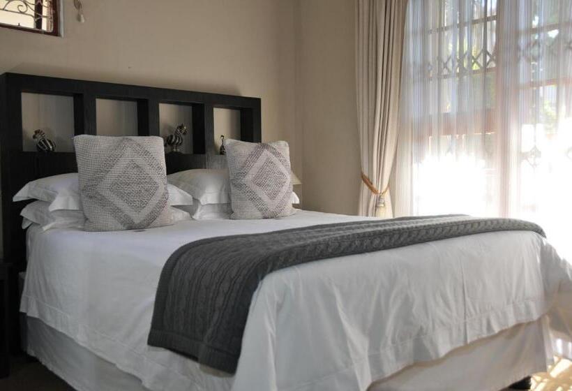 テラス付きスタンダードルーム, Olaf S Guest House Solar Installed