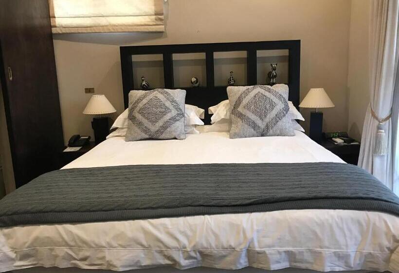 テラス付きスタンダードルーム, Olaf S Guest House Solar Installed