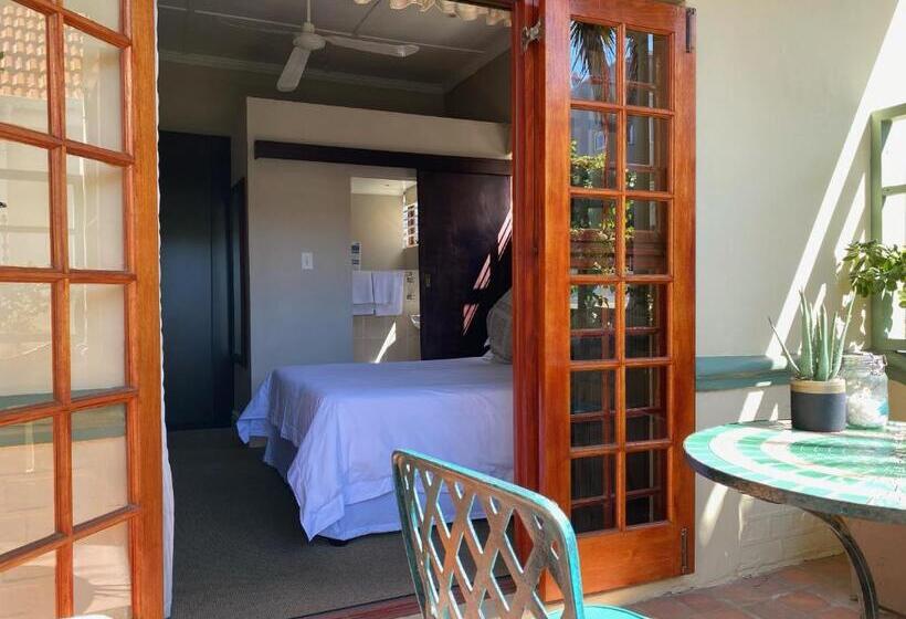 テラス付きスタンダードルーム, Olaf S Guest House Solar Installed