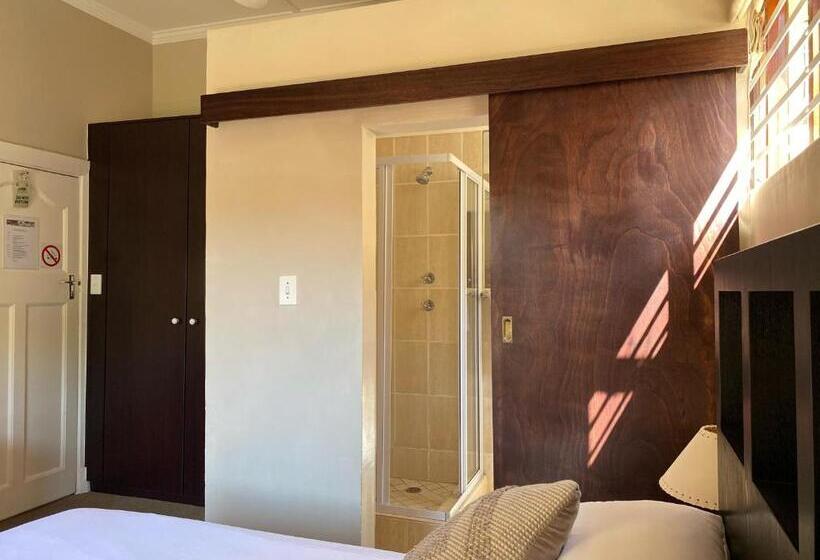 テラス付きスタンダードルーム, Olaf S Guest House Solar Installed