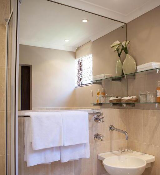 テラス付きスタンダードルーム, Olaf S Guest House Solar Installed