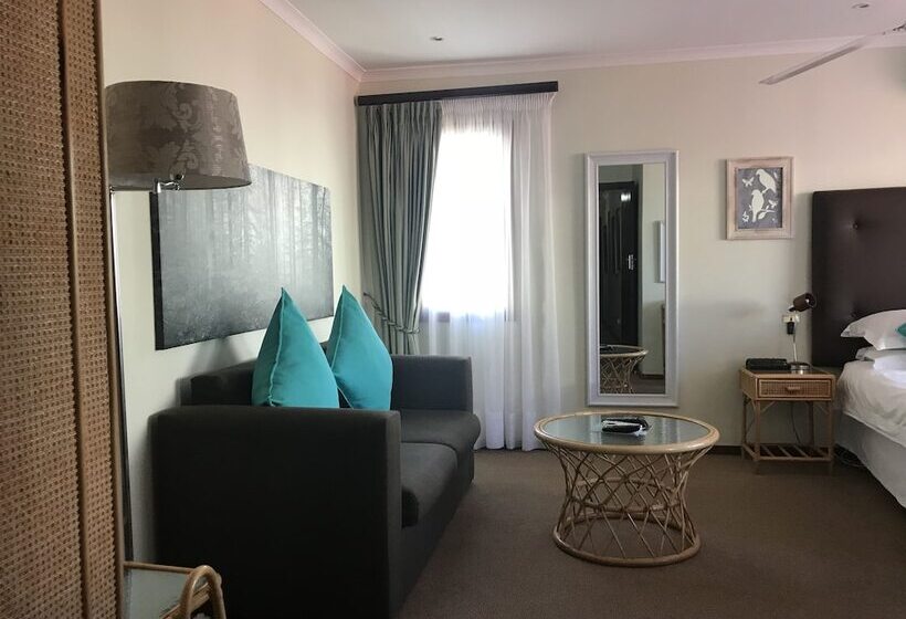 スーペリアトリプルルーム, Olaf S Guest House Solar Installed