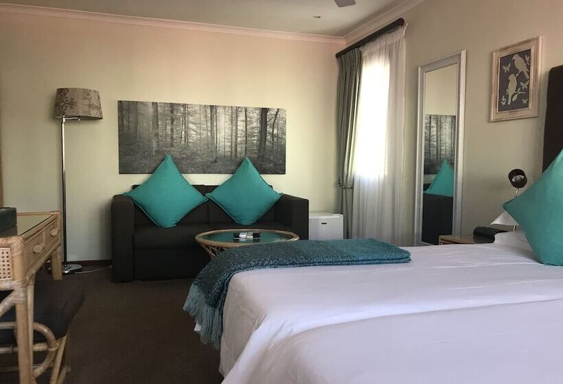 スーペリアトリプルルーム, Olaf S Guest House Solar Installed