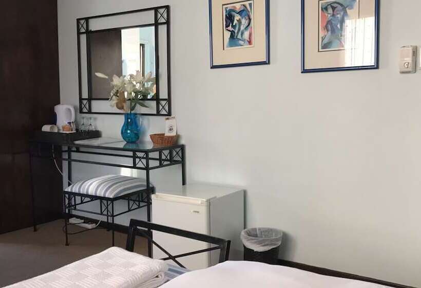 スタンダードルーム, Olaf S Guest House Solar Installed