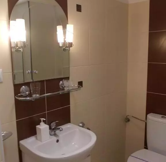 Standard Kolmen Hengen Huone, Scsk żurawia