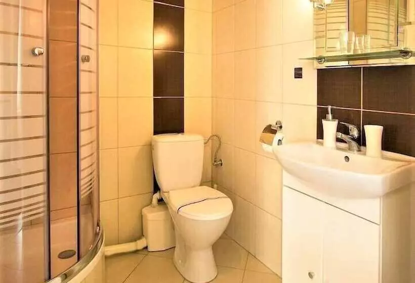 Standard Kolmen Hengen Huone, Scsk żurawia