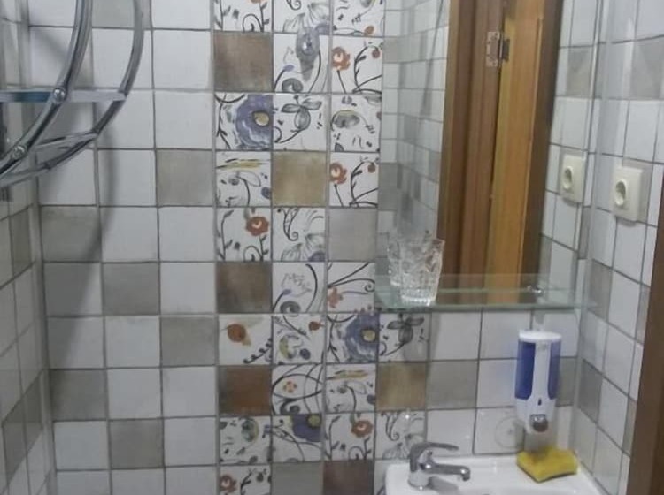 اتاق عادی, Larets On Nevsky Inn