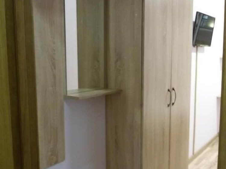 اتاق عادی, Larets On Nevsky Inn