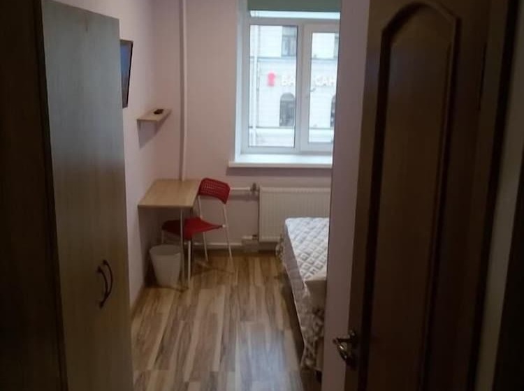 اتاق عادی, Larets On Nevsky Inn