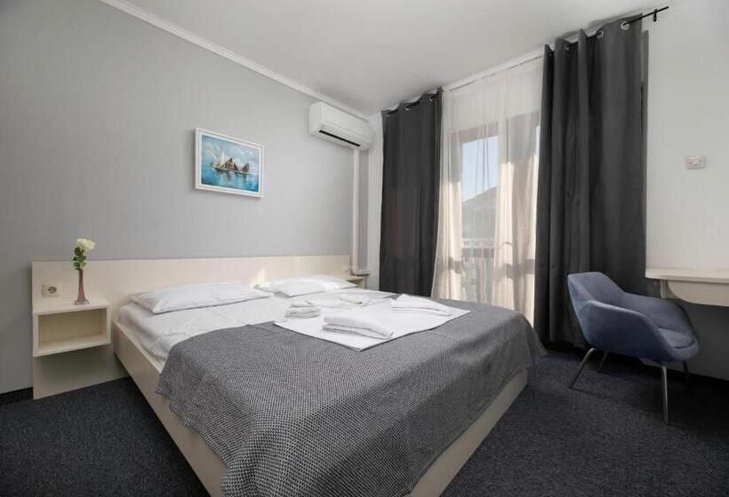 חדר משפחתי, Meliores Rooms & Restaurant