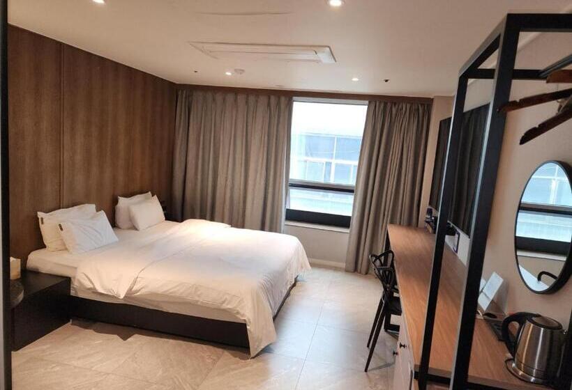 Deluxe-huone, Queen Town