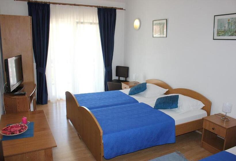 غرفة قياسية ثلاثية, Guesthouse San Antonio