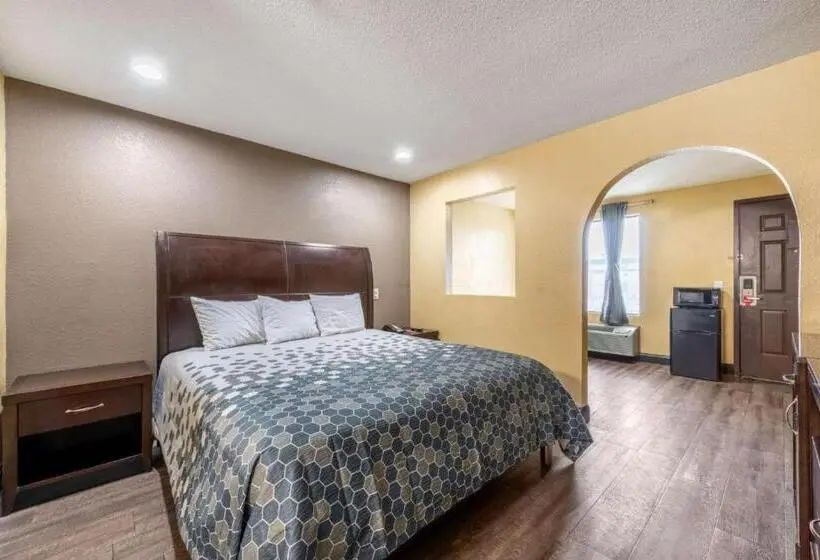 キングサイズベッドのスイートルーム, Southern Inn And Suites