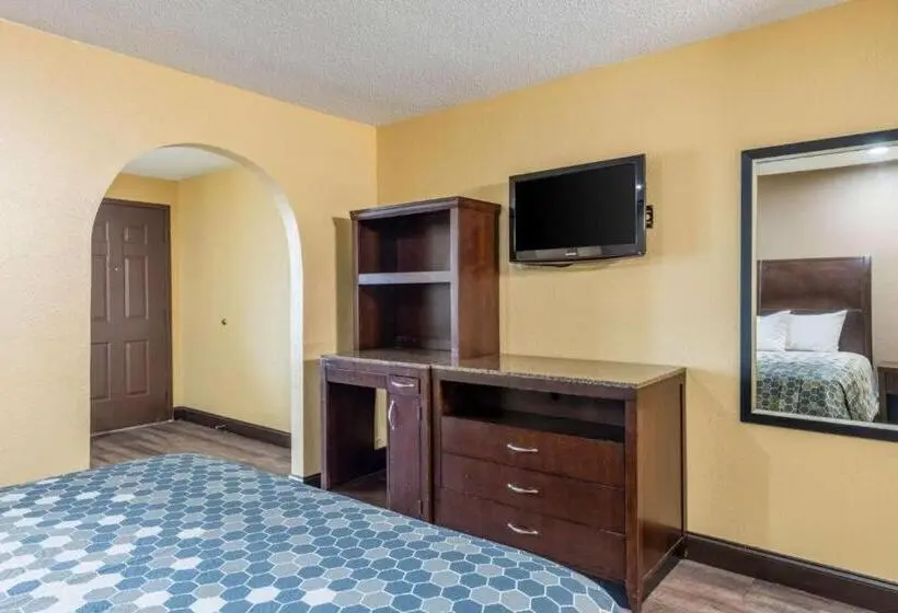 キングサイズベッドのスイートルーム, Southern Inn And Suites