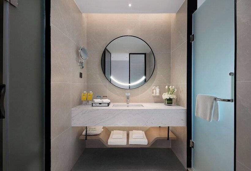 Номер Стандарт Двуспальная Кровать, Holiday Inn Hotel And Suites Wuhan New City By Ihg