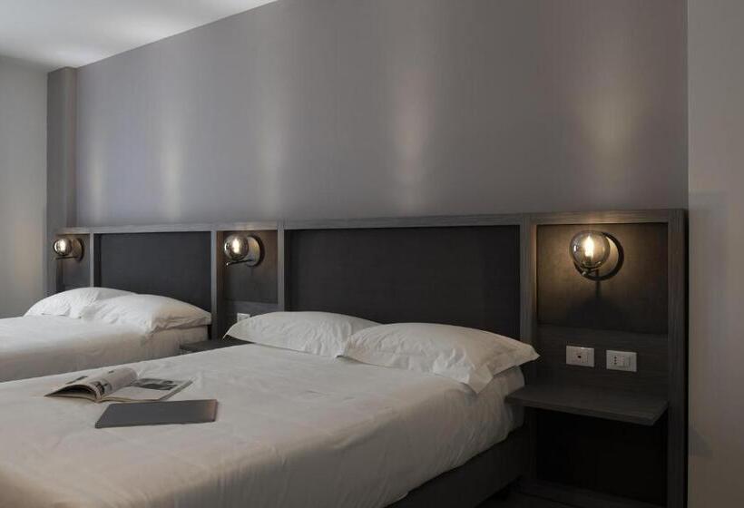 Трехместный Номер Deluxe Вид на Море, Resort La Battigia Beach & Spa