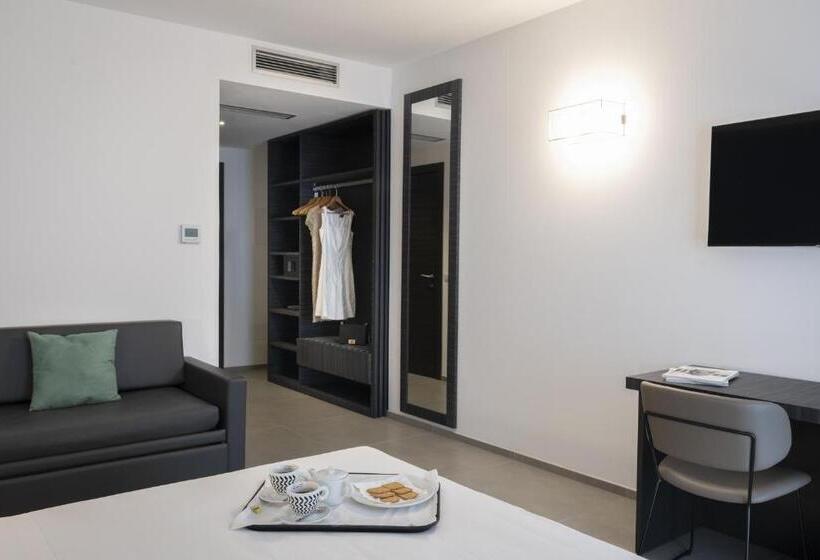 四人豪华间, Resort La Battigia Beach & Spa