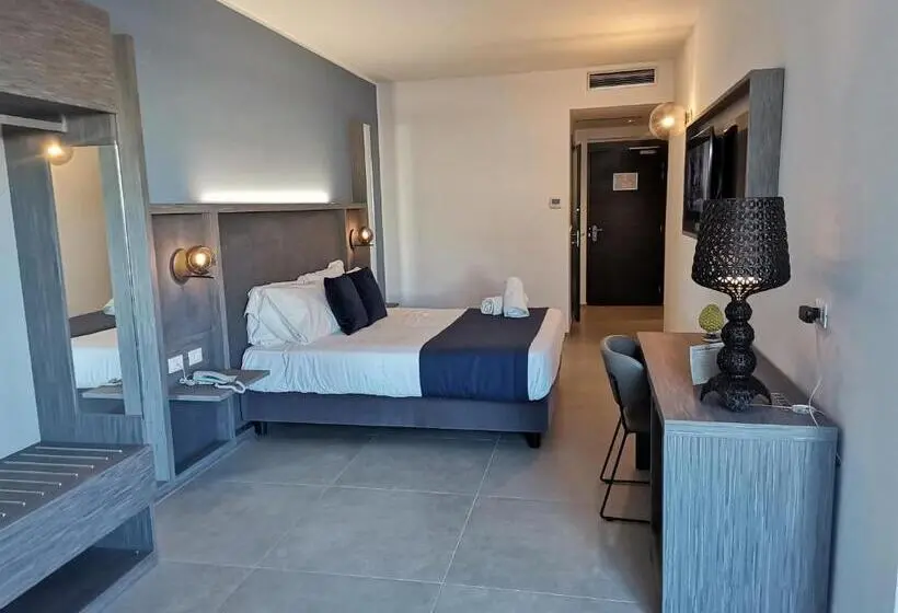 庭の見えるスタンダードトリプルルーム, Resort La Battigia Beach & Spa
