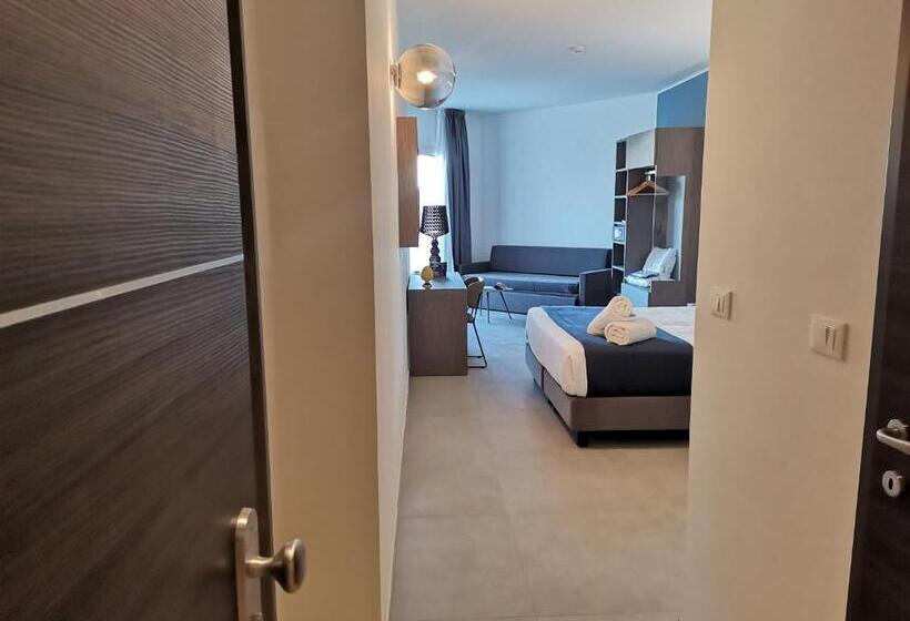 带花园景观的标准三人间, Resort La Battigia Beach & Spa