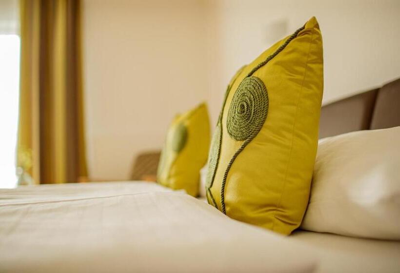 Comfort room with balcony, Garni Toscanina   Adults Only