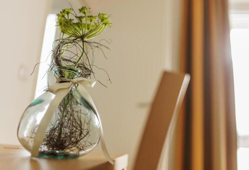 סוויטת ג'וניור עם מרפסת, Garni Toscanina   Adults Only