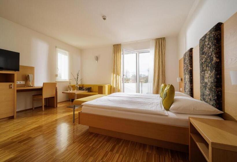 חדר סופריור נוף לבריכה, Garni Toscanina   Adults Only