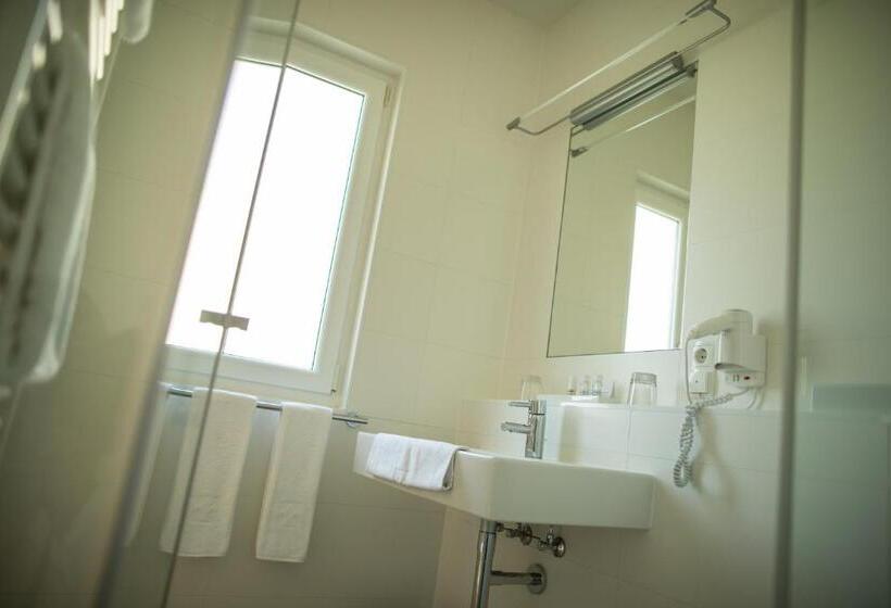 חדר סטנדרט עם מרפסת, Garni Toscanina   Adults Only