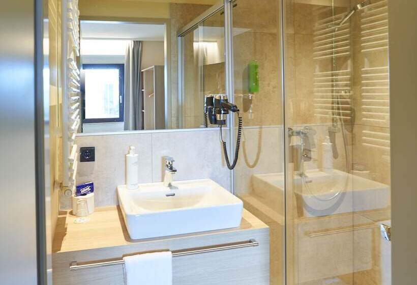 スーペリアールーム, Maxlhaid