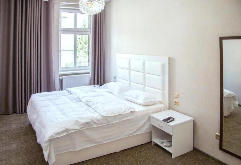 חדר אקונומי, Muse