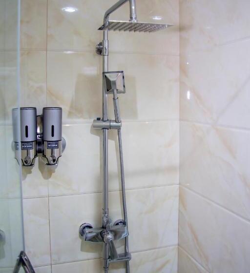 חדר משפחתי, Muse