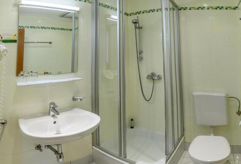 غرفة عائلية, Puttererseehof