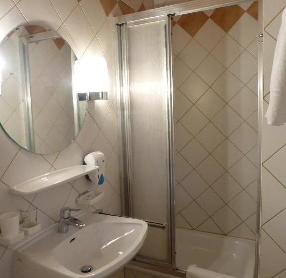 غرفة عائلية, Puttererseehof