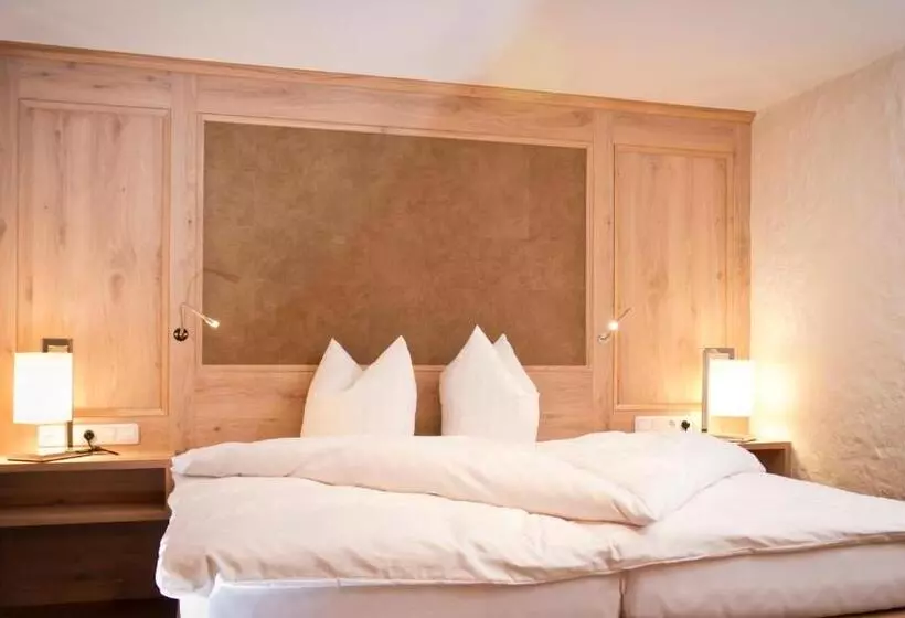 マウンテンビュースタンダードルーム, Das Traditionshotel Schwarzer Adler