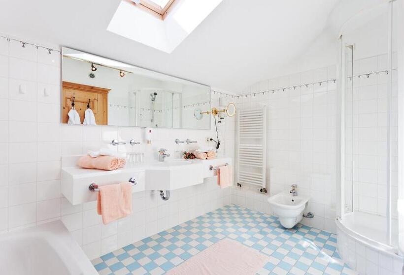 Family Suite, Das Traditionshotel Schwarzer Adler