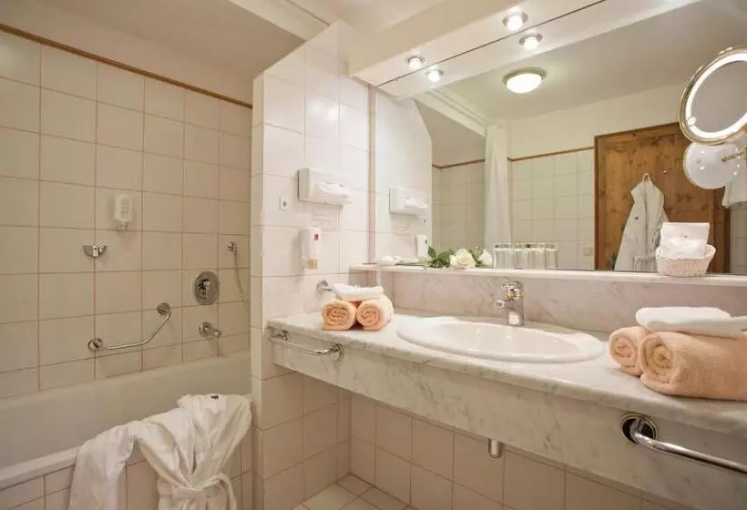 スーペリアースイート, Das Traditionshotel Schwarzer Adler