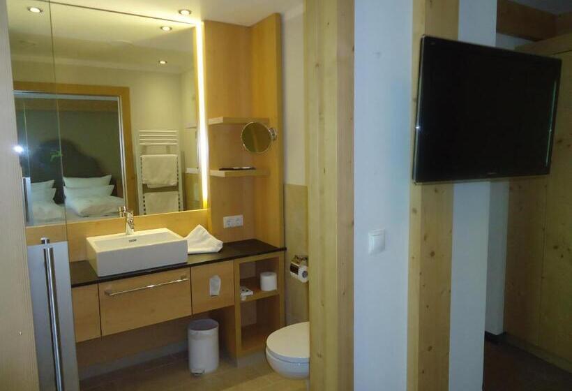 Comfort Yhden Hengen Huone, Tirolerhof 4 Sterne Superior