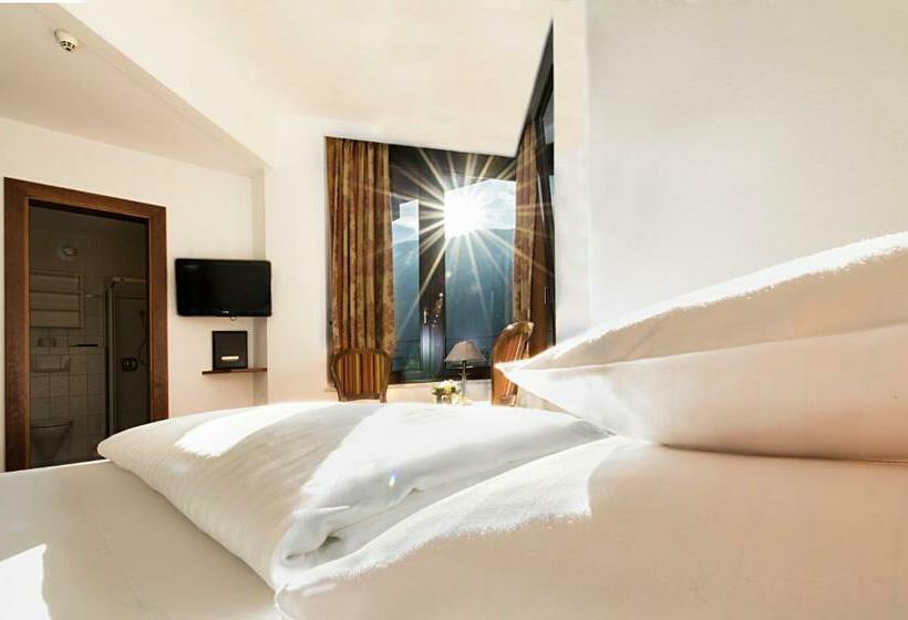 수피리어 룸, Zum Pinzger