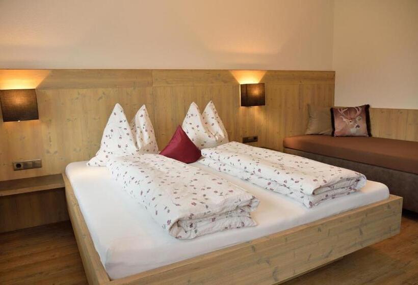 バルコニー付きスタンダードトリプルルーム, Klausnerhof